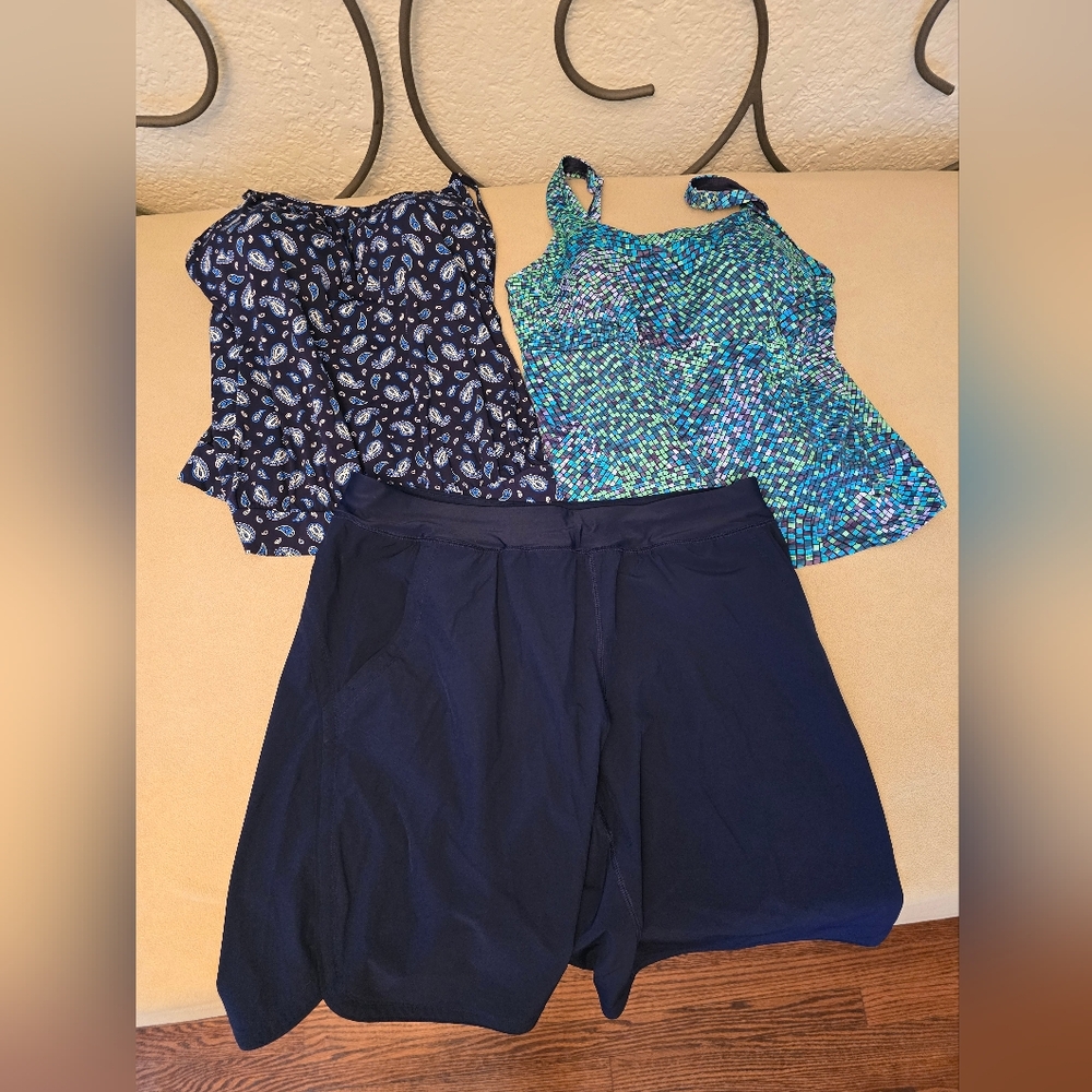 3 Lands End swim pieces! 2 Tankinis + 11" board shorts Navy Mix and Match!!!